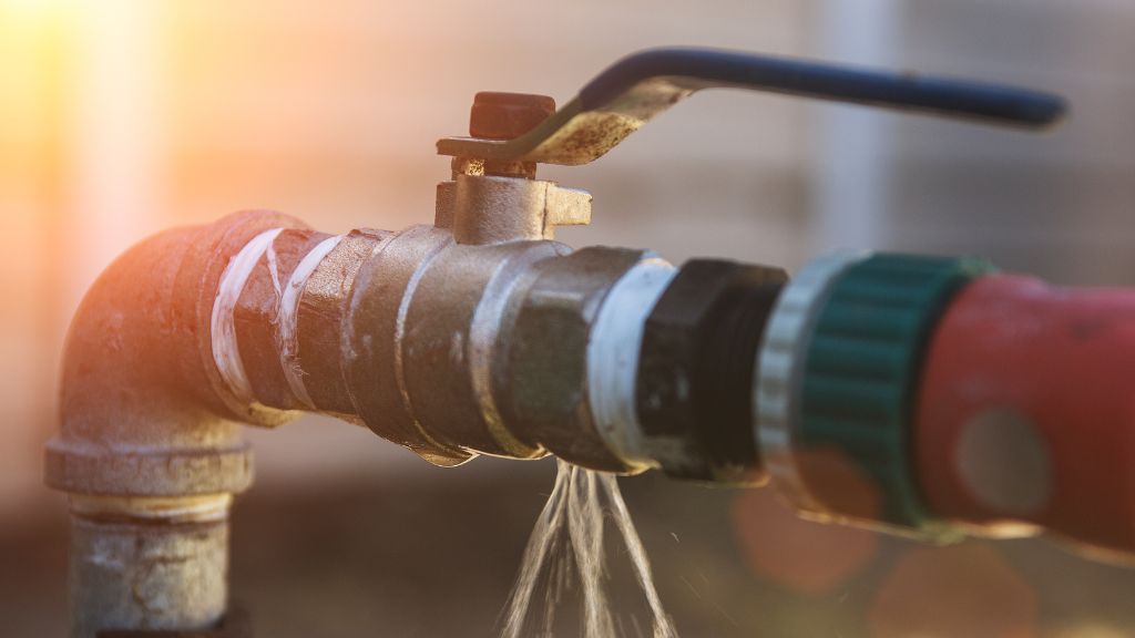 Plumbing Water Leaks in Saskatoon and how to avoid it